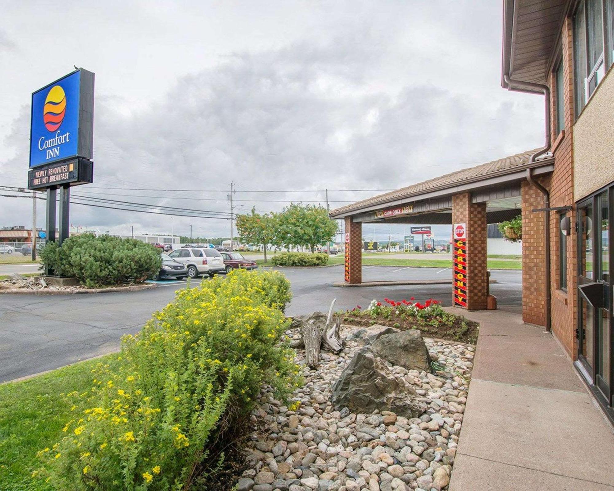 Comfort Inn Amherst Exterior photo